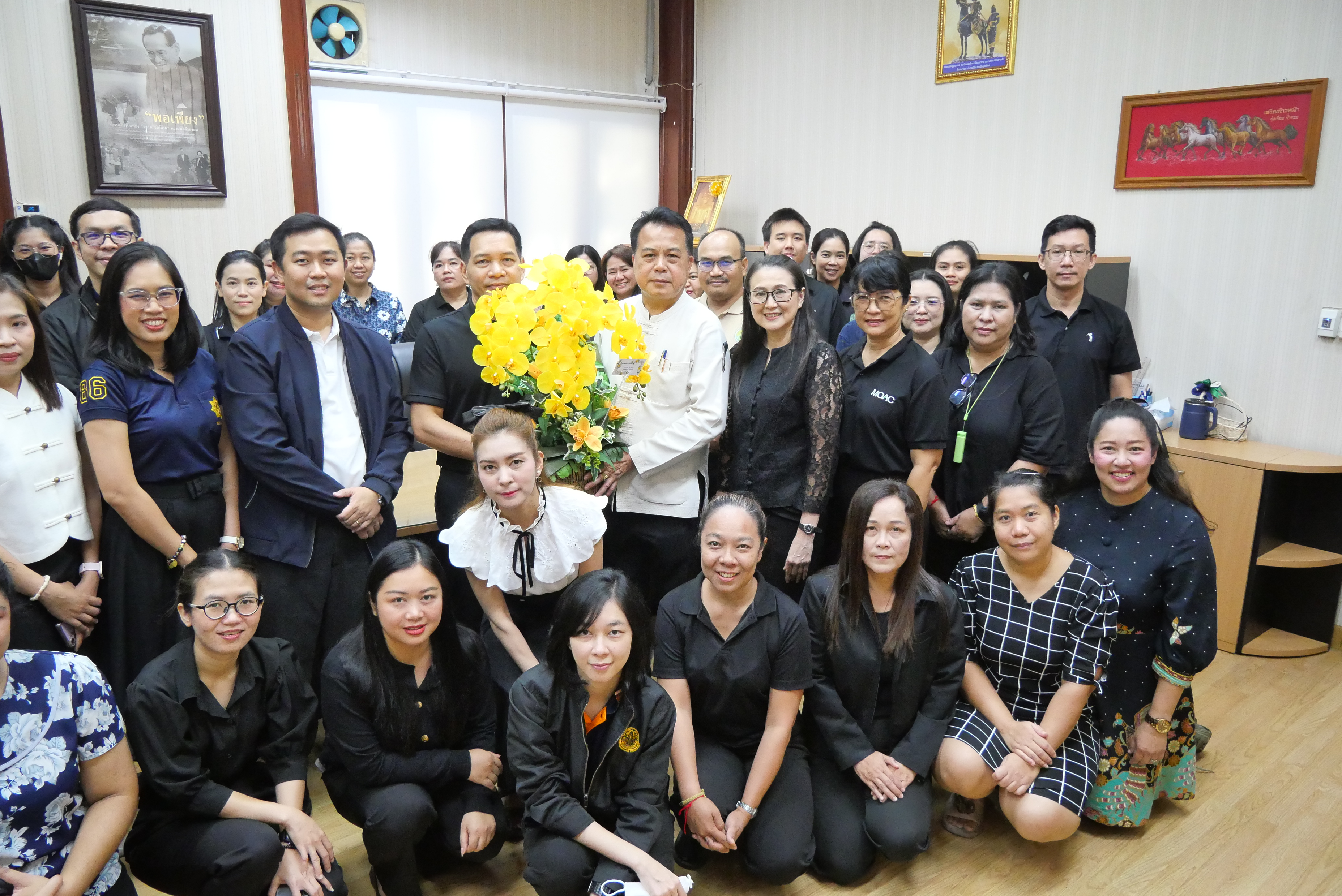 title - รองเลขาธิการ ส.ป.ก. สักการะสิ่งศักดิ์สิทธิ์ประจำ ส.ป.ก. เนื่องในโอกาสเข้ารับตำแหน่งใหม่